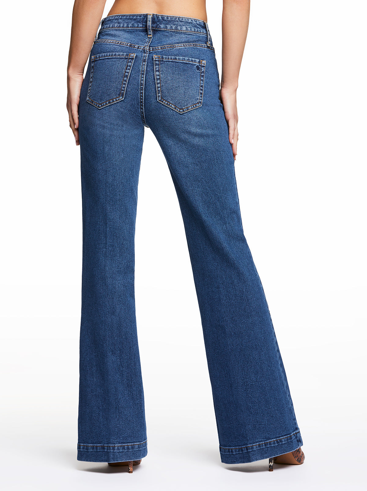 Jessica Simpson Women True Love Wide Leg Trouser Jeans in Sia