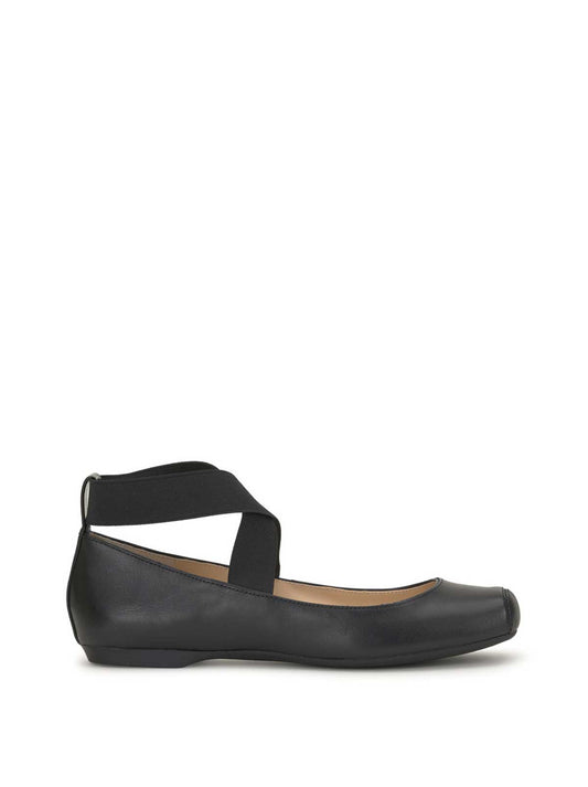 Jessica Simpson Women Mandalaye Ballet Flat in Black