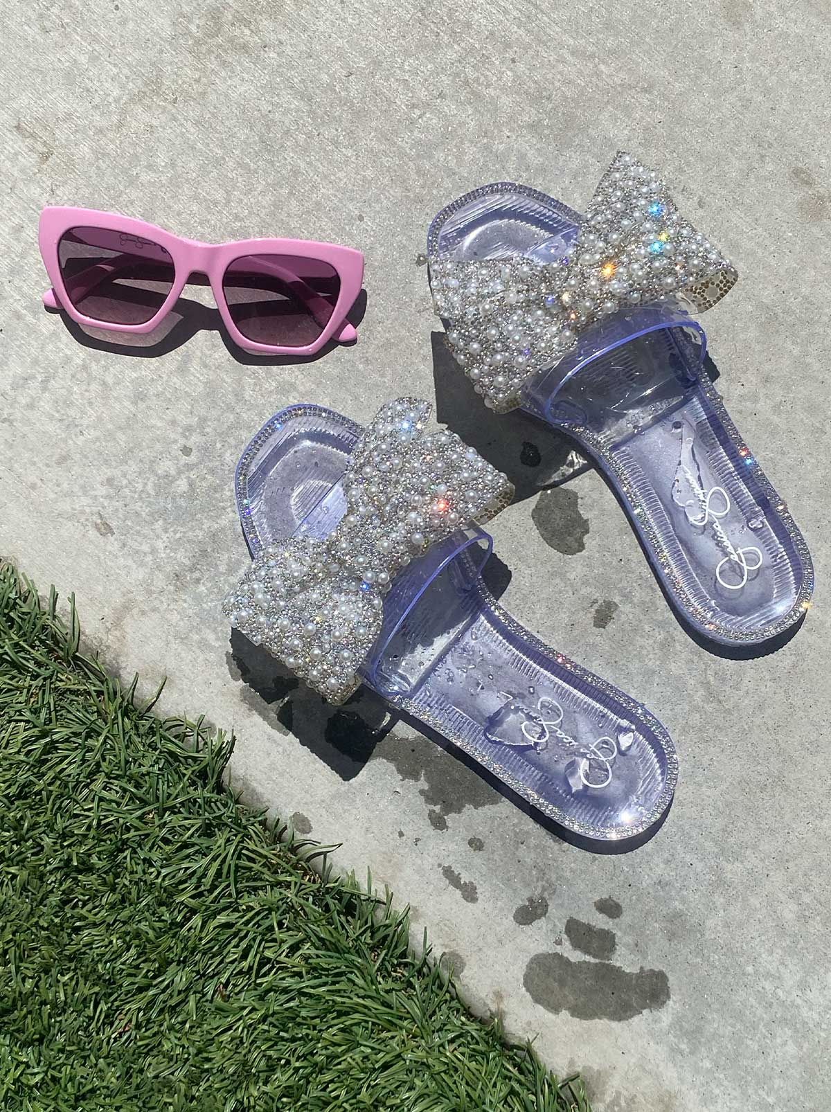 Jessica Simpson Accessories Vintage Cat Eye Sunglasses in Pink