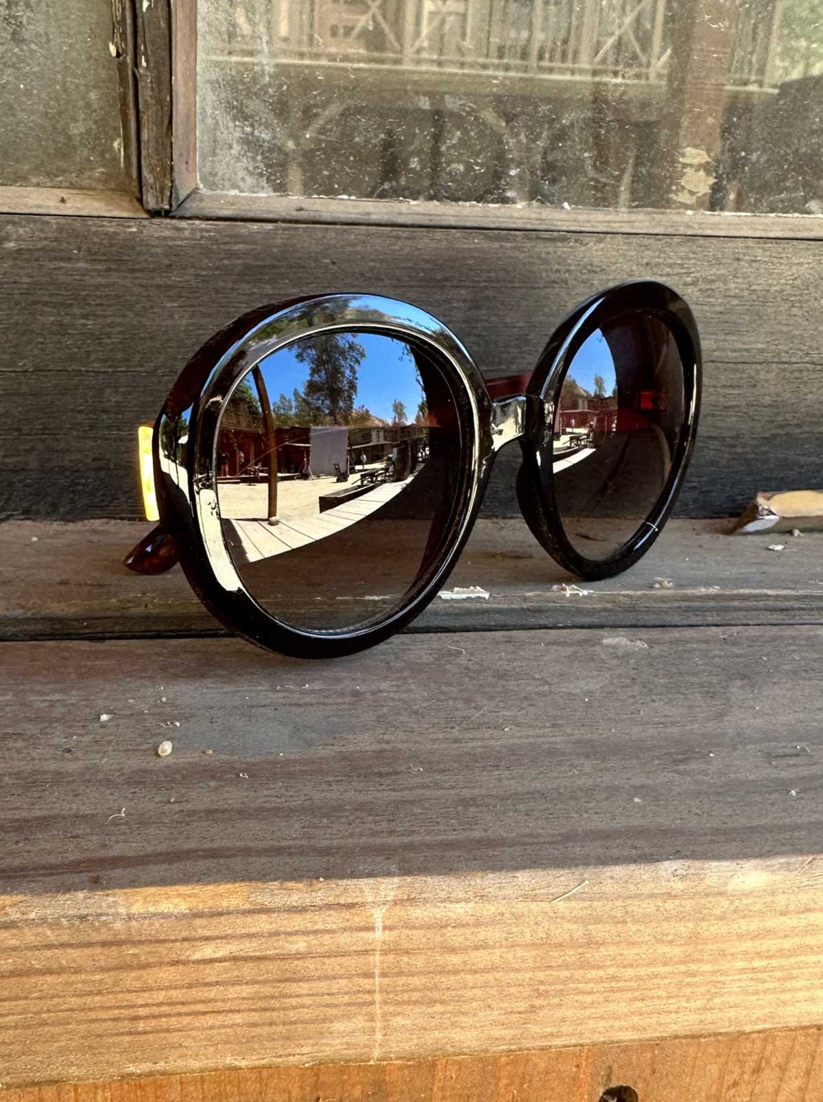 Jessica Simpson Accessories Oversized Fashionable Round Sunglasses in Tortoise