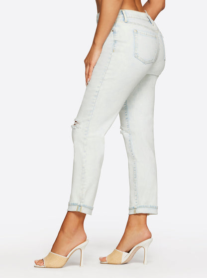 Jessica Simpson Women Mika Best Friend Slouchy Skinny in Enlighten