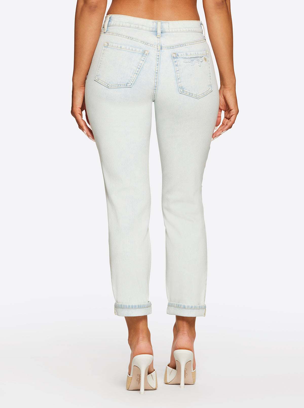Jessica Simpson Women Mika Best Friend Slouchy Skinny in Enlighten