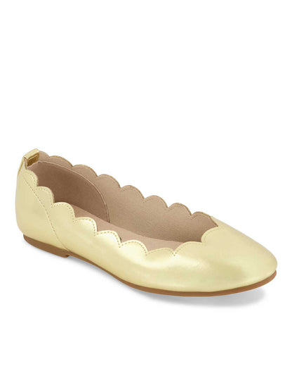 Jessica Simpson Women Girls' Amy Scallop Ballet Flat in Gold