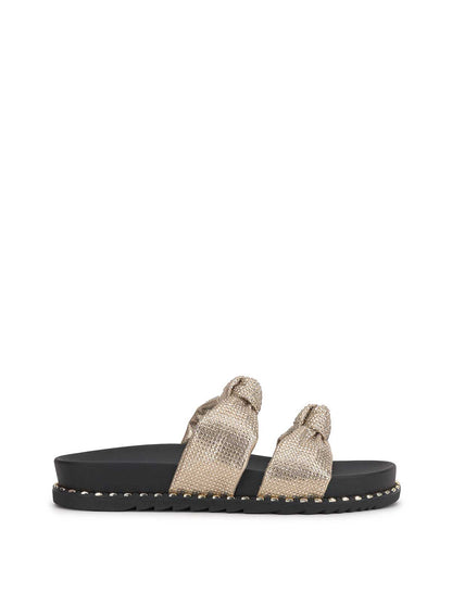 Jessica Simpson Women Caralyna Flat Sandal in Champagne