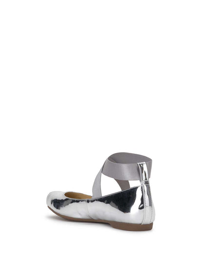 Jessica Simpson Women Mandalaye Ballet Flat in Silver
