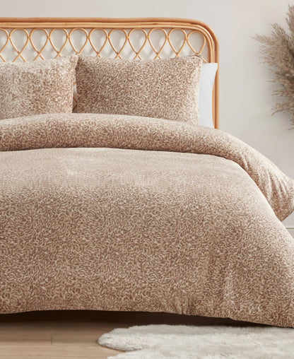 Jessica Simpson Home Leopard Printed Plush Comforter Set