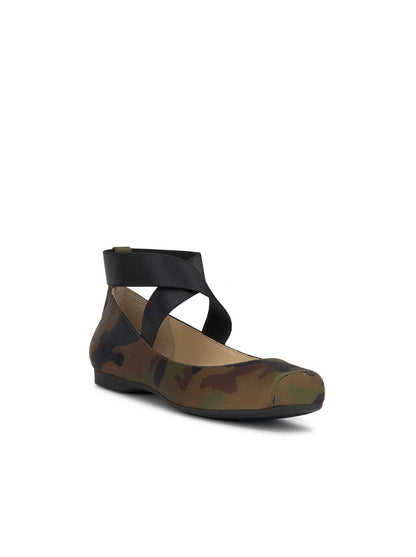 Jessica Simpson Women Mandalaye Ballet Flat in Forest Camo
