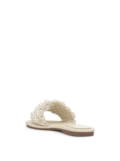 Jessica Simpson Women Brennara Flat Sandal in Cream