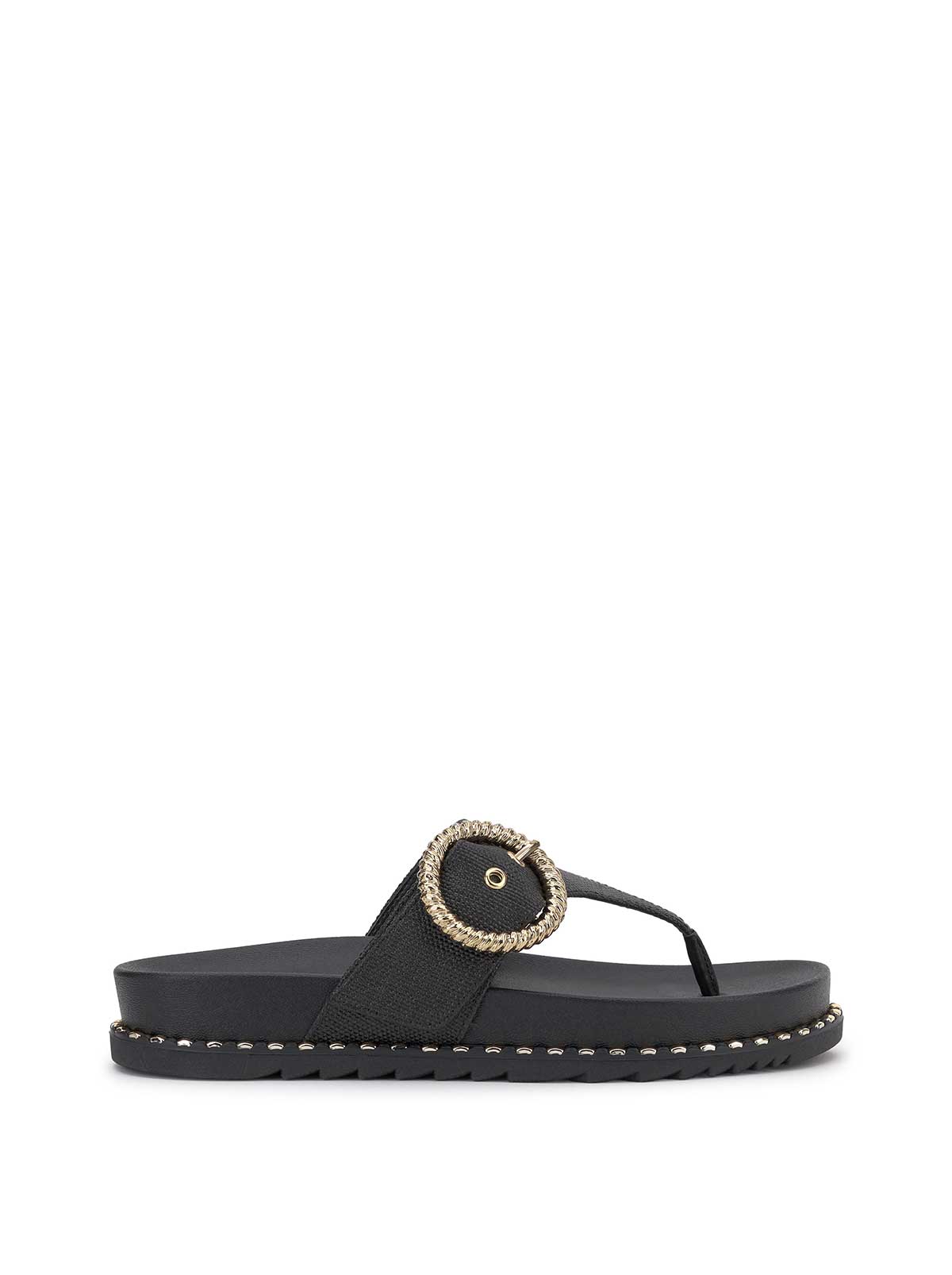 Jessica Simpson Women Cymmeri Flat Sandal in Black