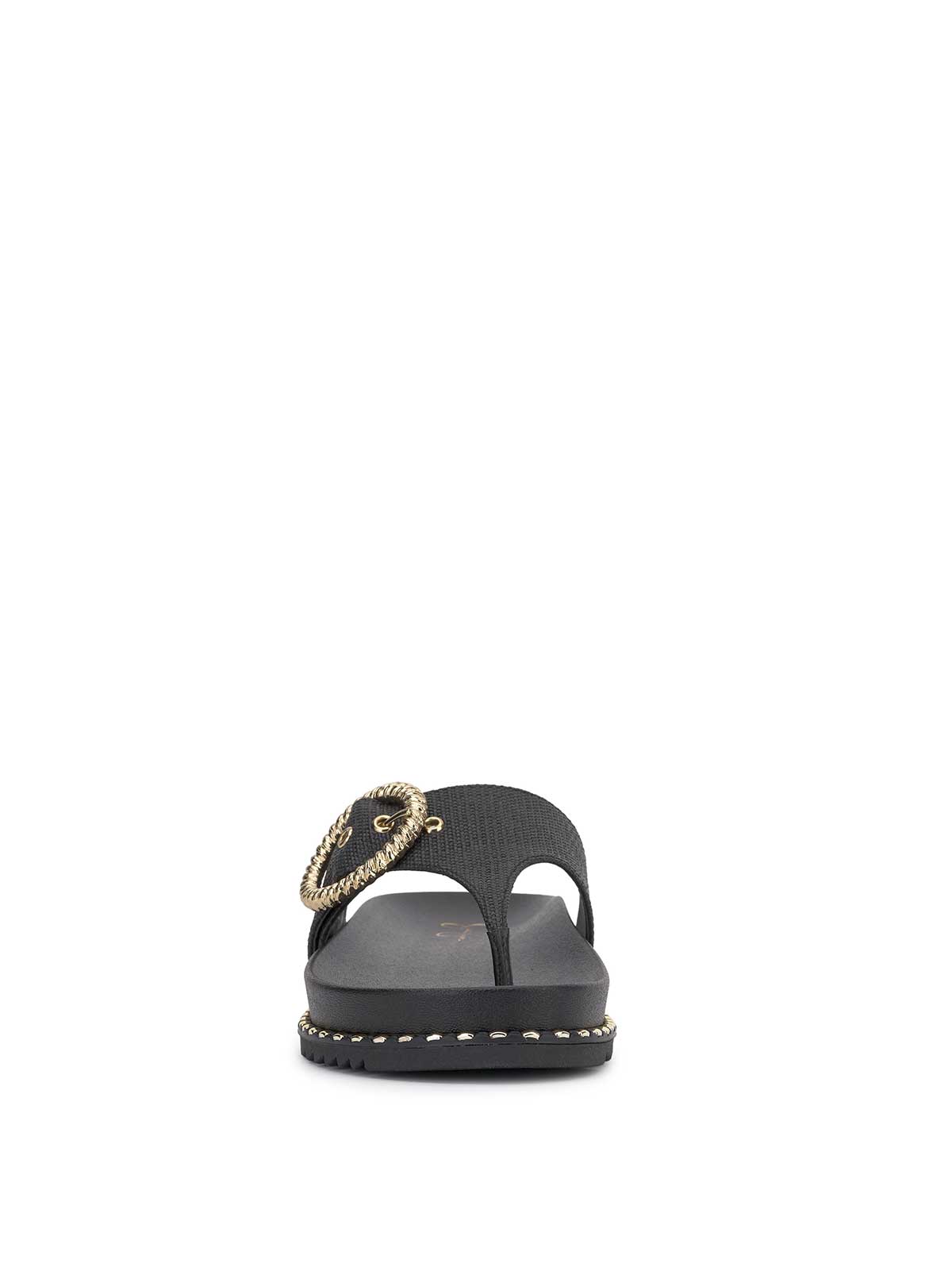 Jessica Simpson Women Cymmeri Flat Sandal in Black