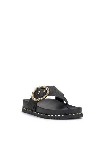 Jessica Simpson Women Cymmeri Flat Sandal in Black