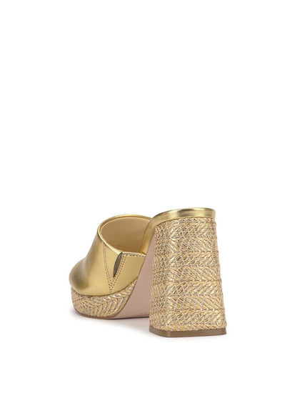 Jessica Simpson Women Kameena Mule Platform in Gold