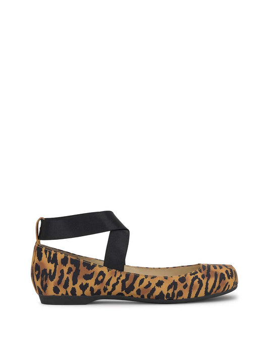 Jessica Simpson Women Mandalaye Ballet Flat in Tiger Print