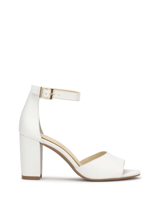 Jessica Simpson Women Sherron Sandal in Bright White