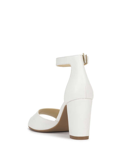 Jessica Simpson Women Sherron Sandal in Bright White