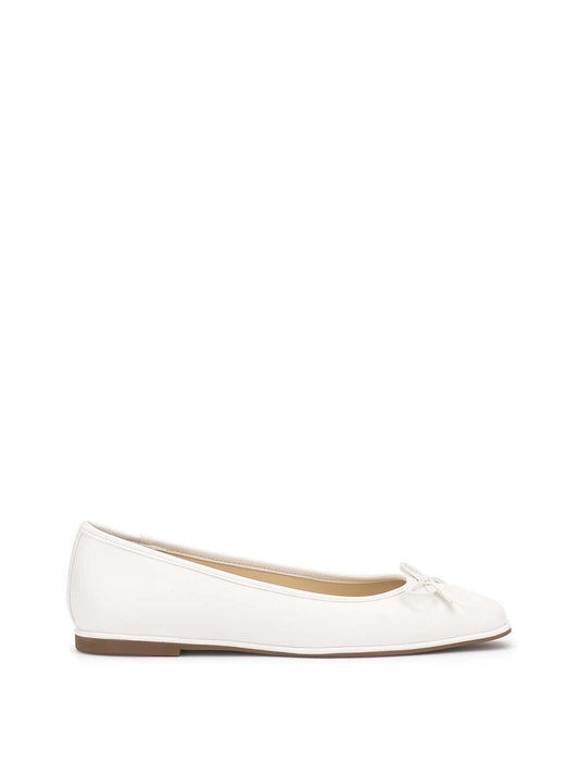 Jessica Simpson Women Vayrina Ballet Flat in Bright White