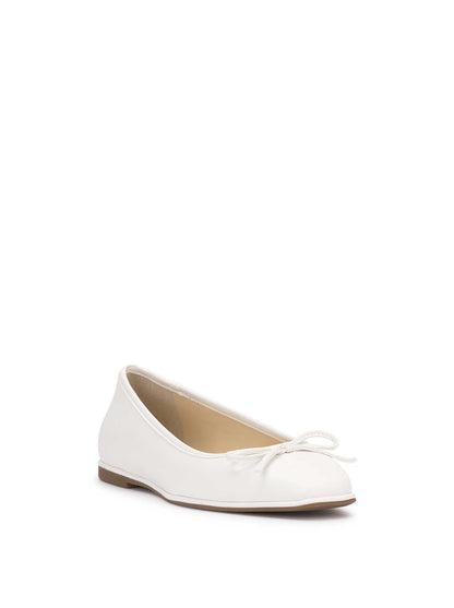 Jessica Simpson Women Vayrina Ballet Flat in Bright White