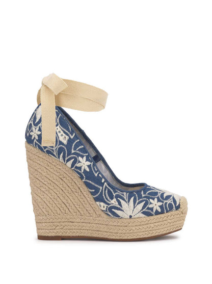 Jessica Simpson Women Zexie Platform Wedge in Floral Denim