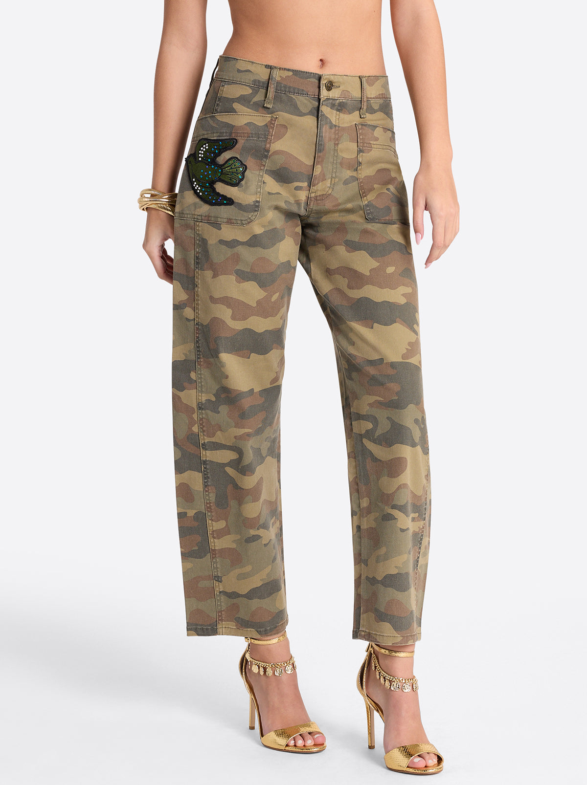 Jessica Simpson Women Relaxed Barrel Jeans in Camo