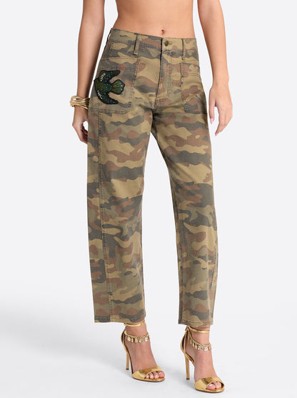 Jessica Simpson Women Relaxed Barrel Jeans in Camo