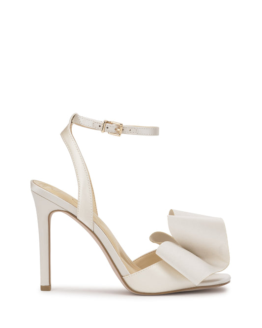 Jessica Simpson Women Olivine High Heel in Off White
